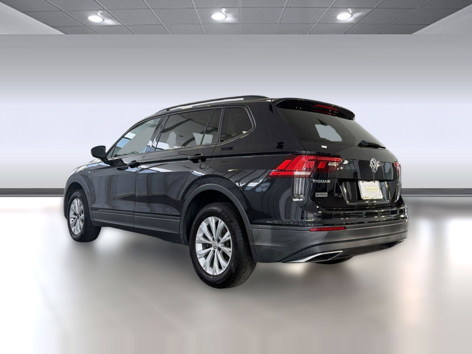 Used 2019 Volkswagen Tiguan S w/ Driver Assistance Package image 3