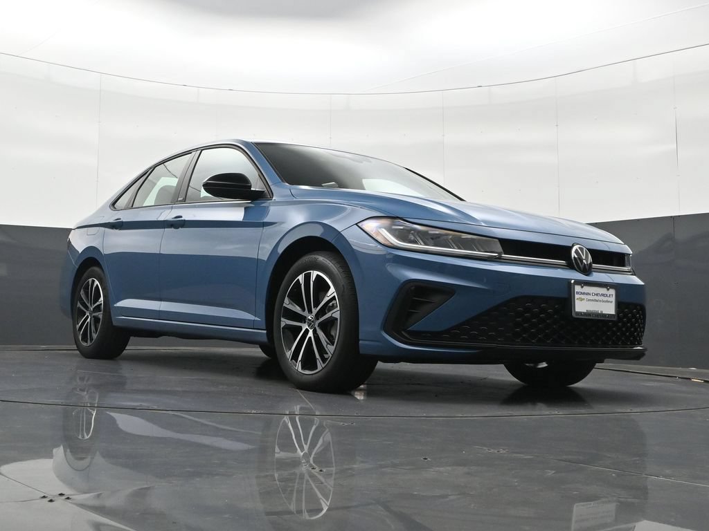 Used 2025 Volkswagen Jetta Sport FWD image 36