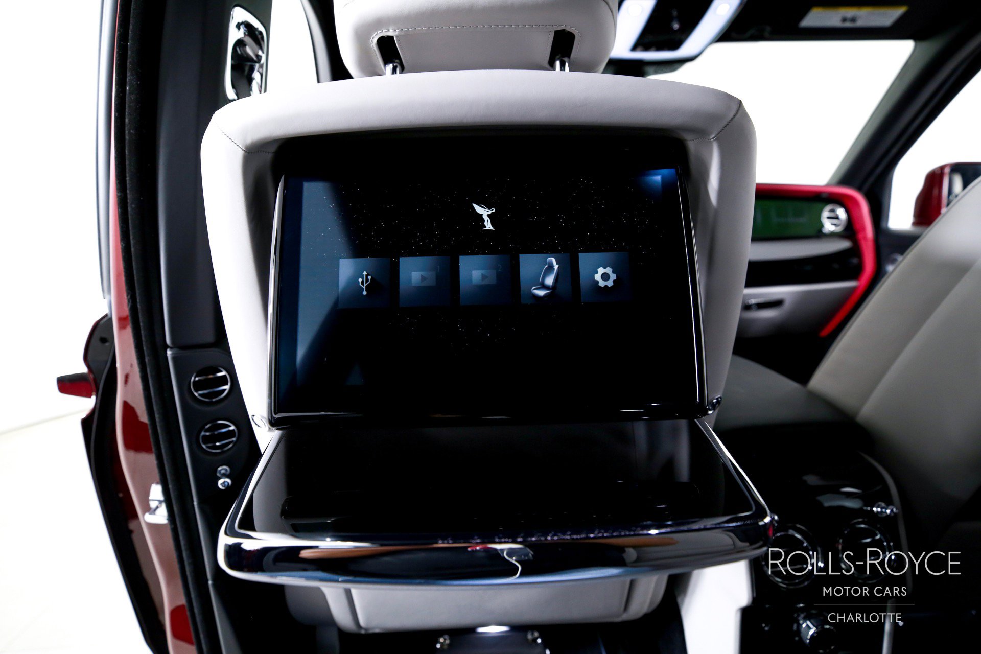 Certified 2025 Rolls-Royce Cullinan AWD/4WD image 19