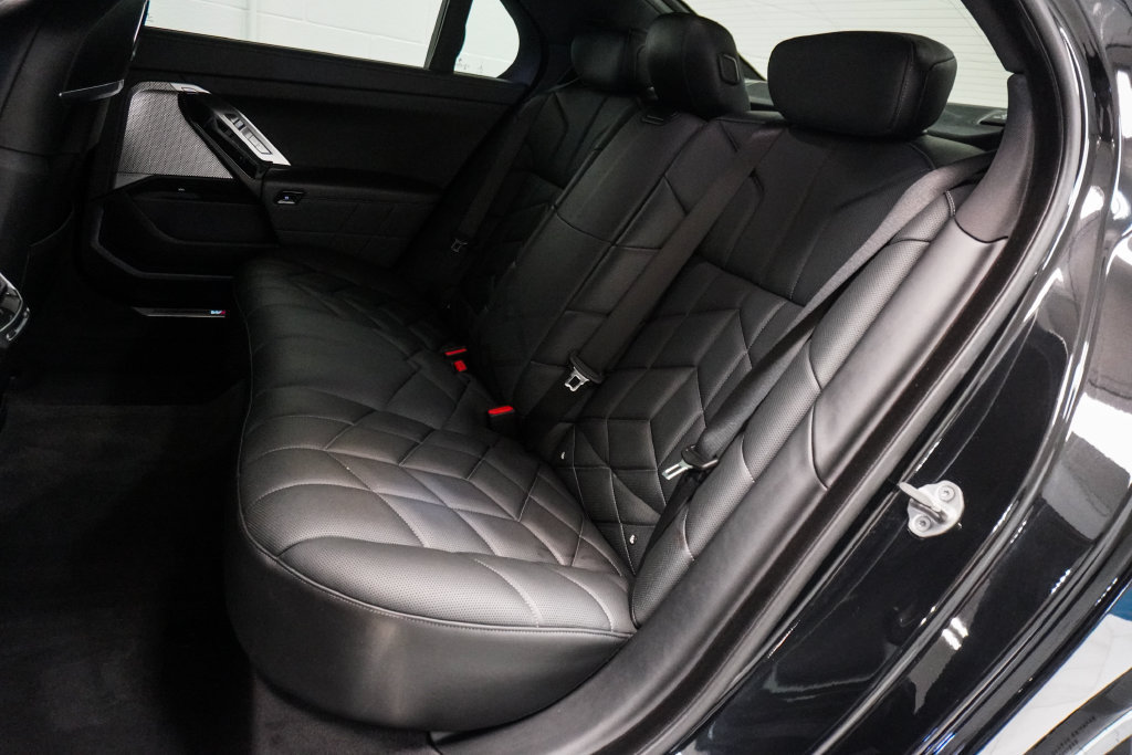 Used 2023 BMW 760i xDrive w/ Executive Package AWD/4WD image 8
