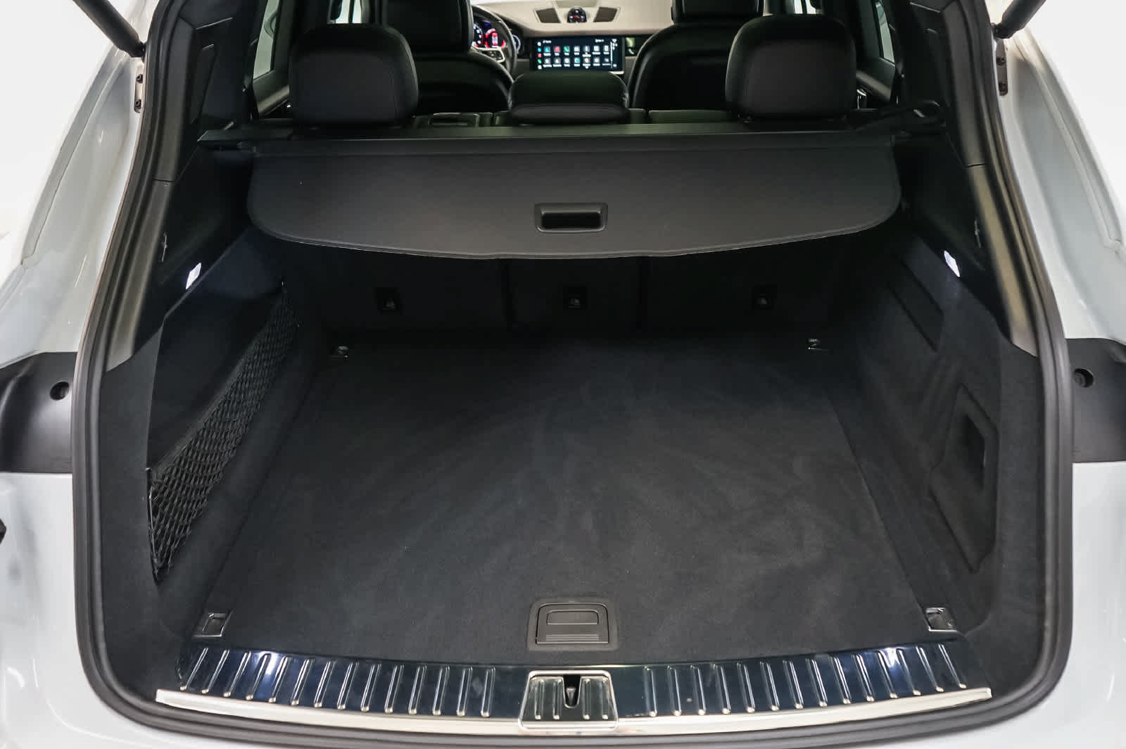 Certified 2023 Porsche Cayenne AWD/4WD image 32