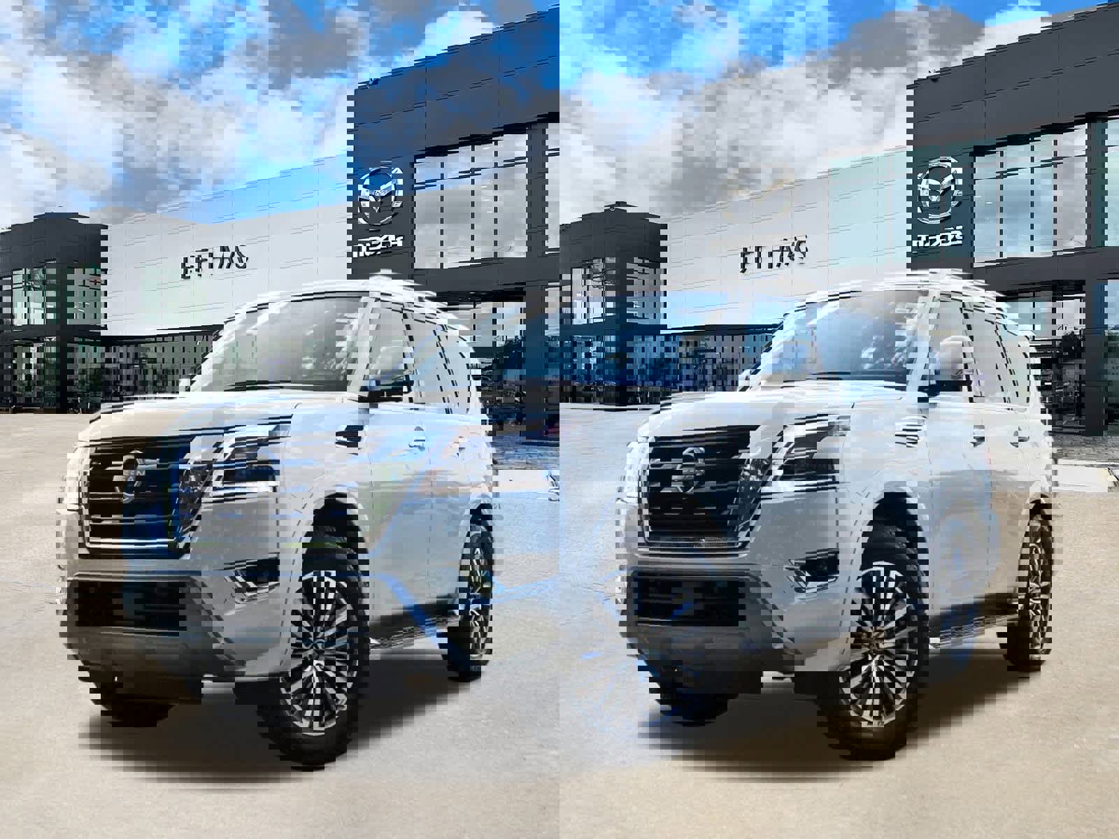 Used 2024 Nissan Armada SL w/ Captain's Chairs Package