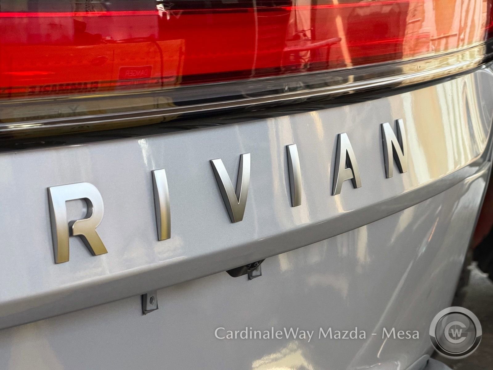 Used 2024 Rivian R1S Adventure AWD/4WD image 10