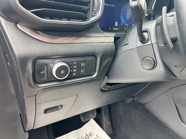 Certified 2020 Ford Explorer Platinum w/ Premium Technology Package AWD/4WD image 10