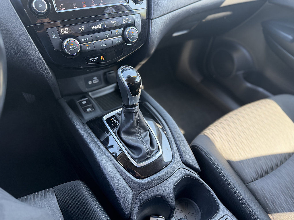 Used 2019 Nissan Rogue SV w/ Premium Package AWD/4WD image 15