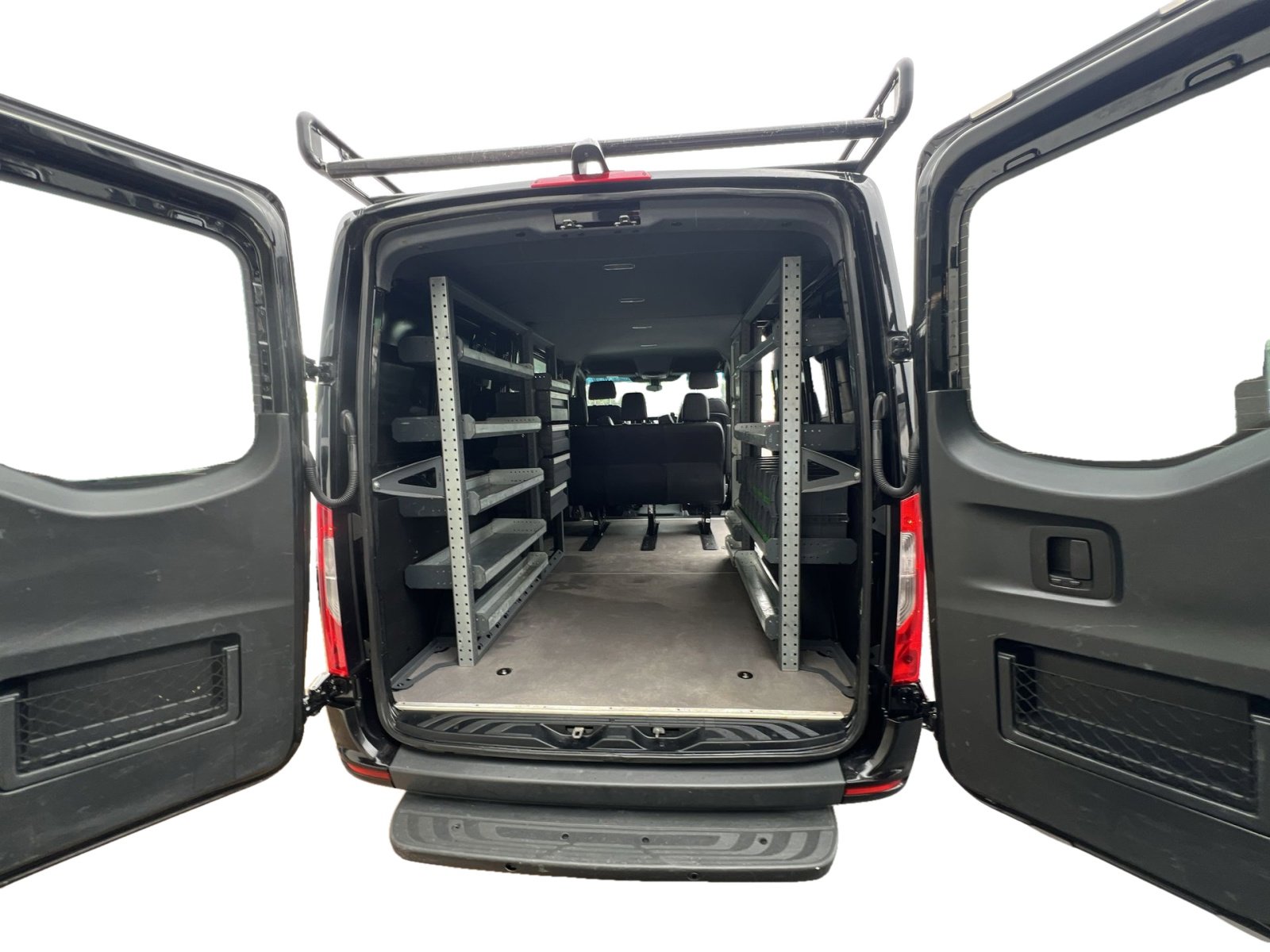 Used 2024 Mercedes-Benz Sprinter 2500 image 32