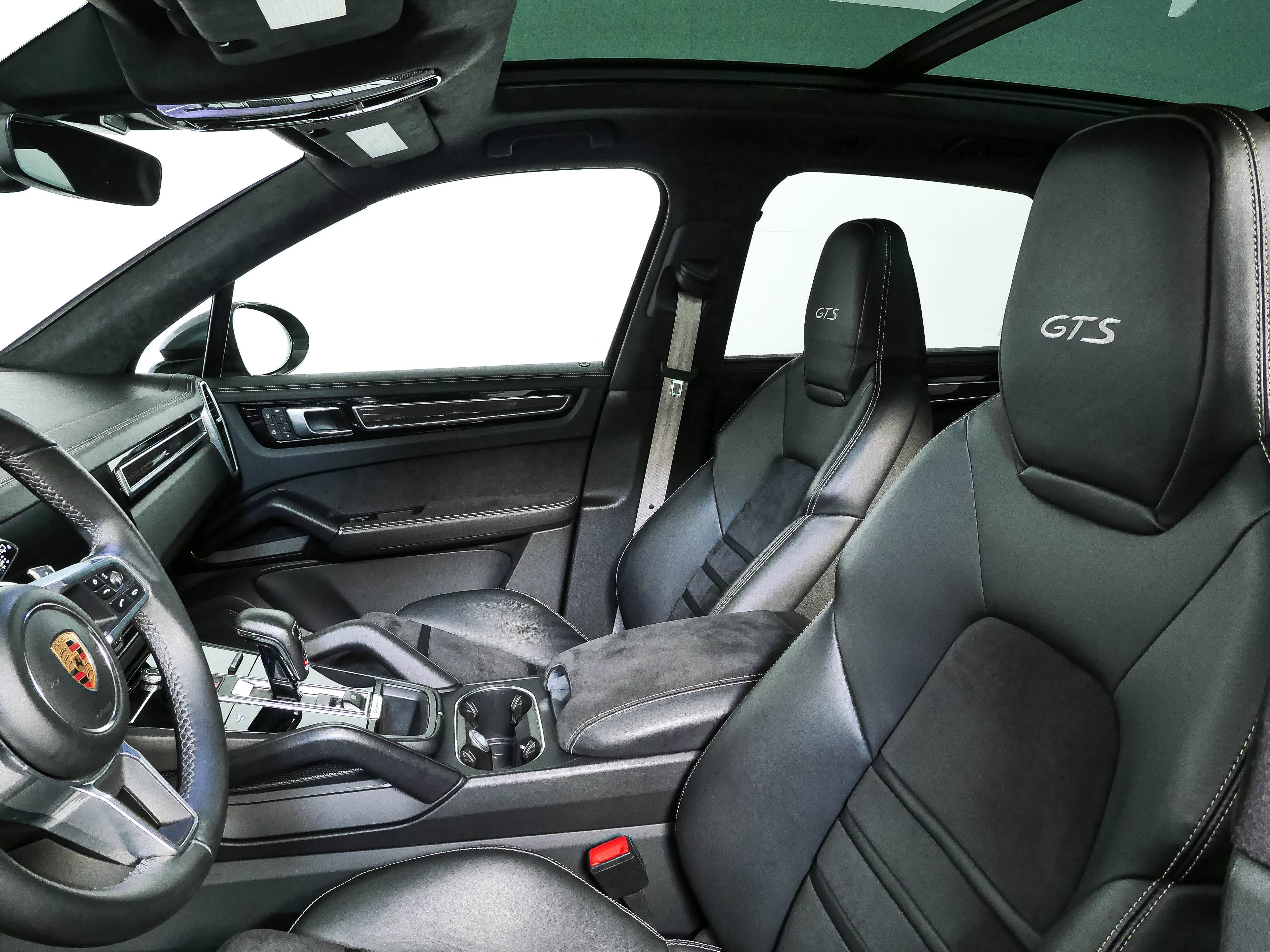 Certified 2023 Porsche Cayenne GTS w/ Premium Package AWD/4WD image 5