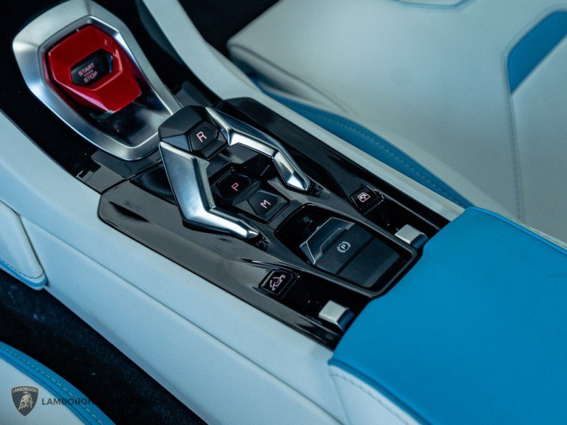Used 2023 Lamborghini Huracan EVO RWD image 17