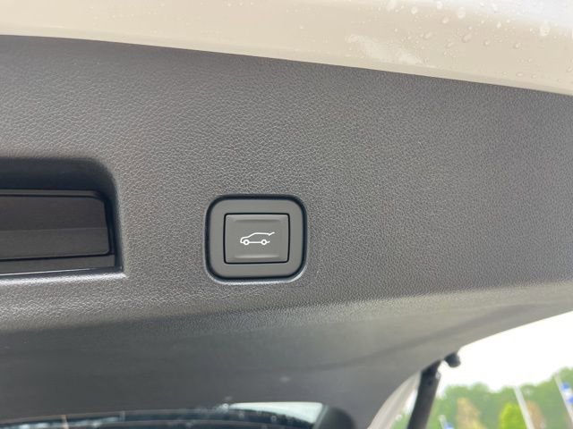 New 2026 Chevrolet Traverse LT image 8