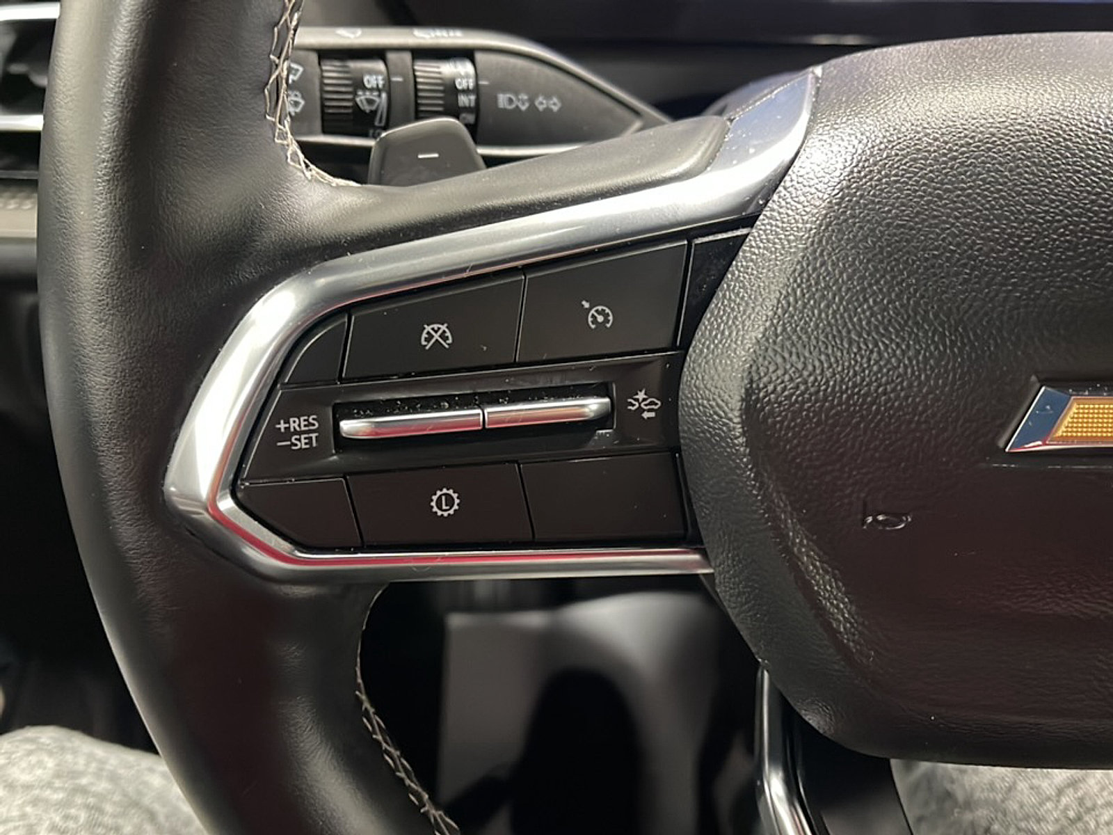 Used 2026 Chevrolet Traverse LT w/ Driver Confidence Package FWD image 6