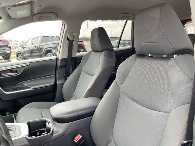 Used 2025 Toyota RAV4 XLE image 10