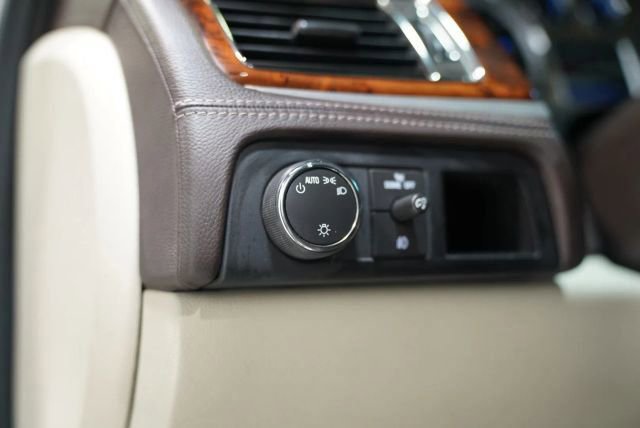 Used 2013 Cadillac Escalade Platinum AWD/4WD image 17