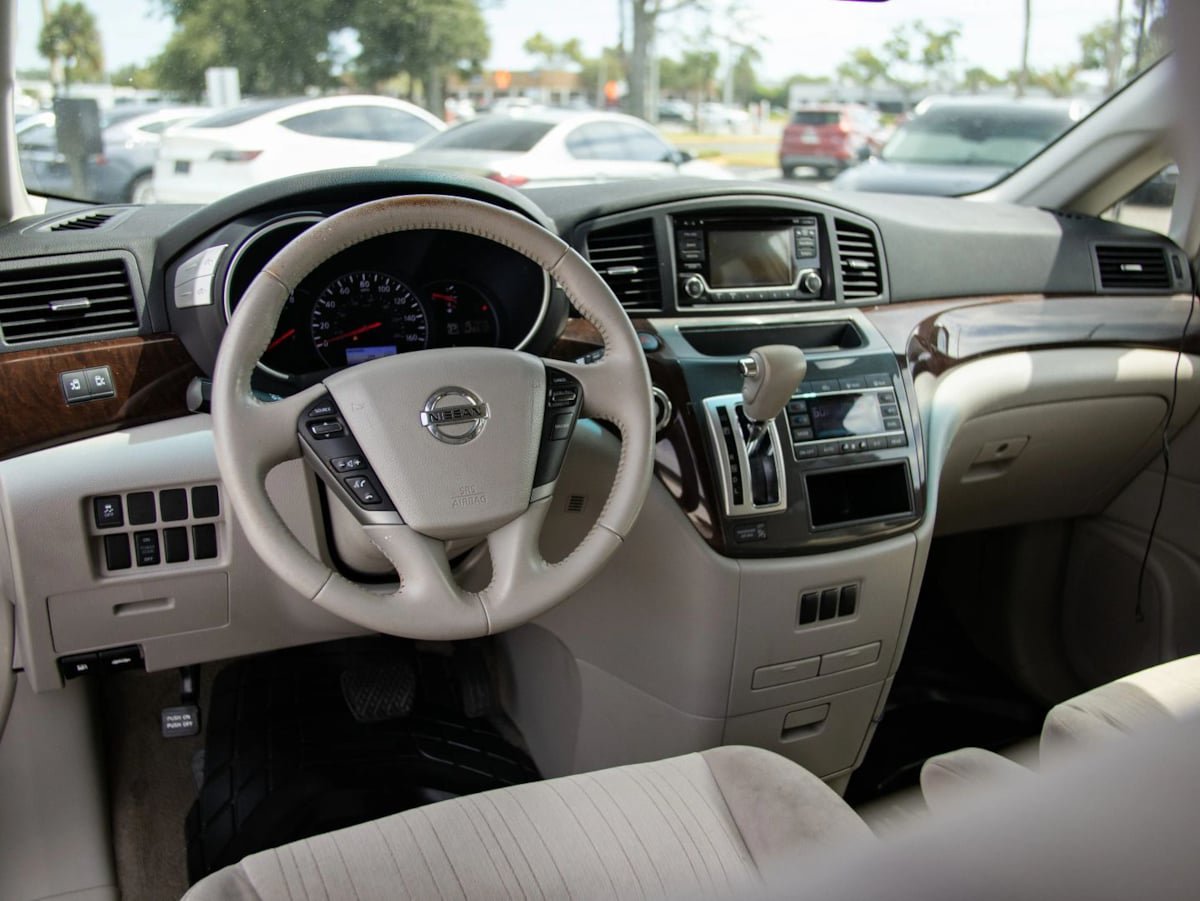 Used 2017 Nissan Quest SV FWD image 17