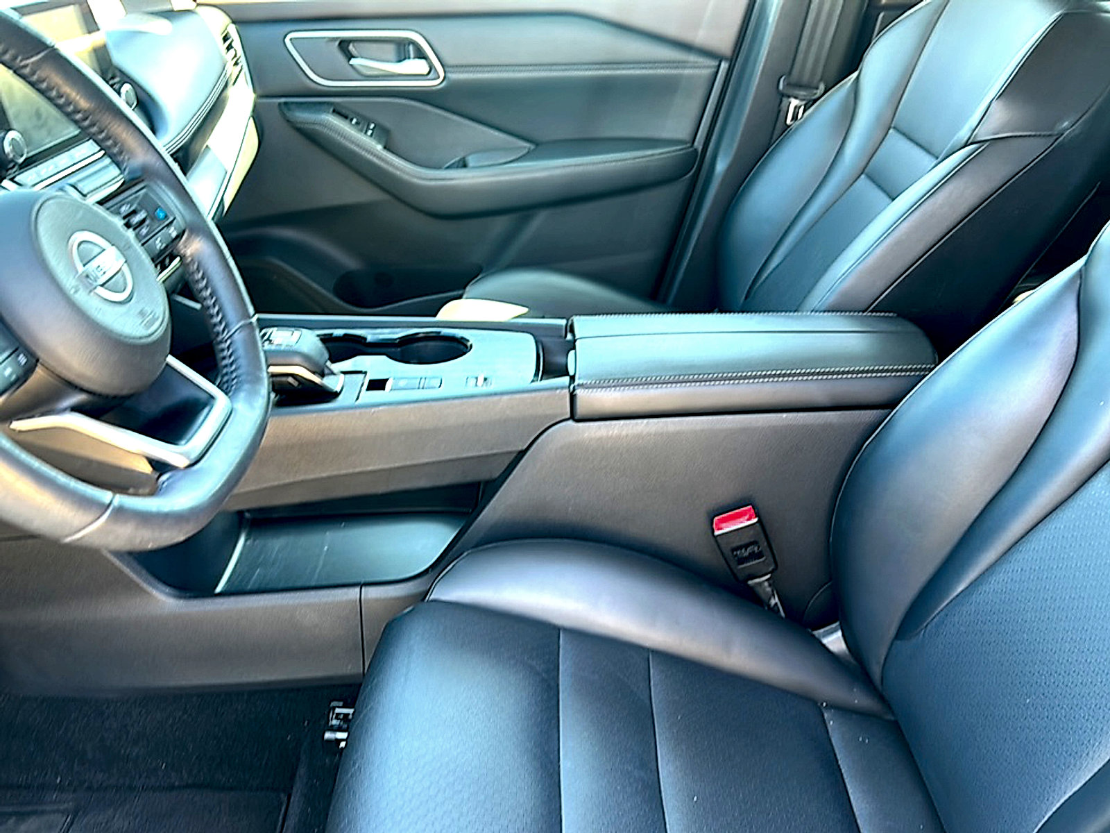 Used 2021 Nissan Rogue SV w/ Premium Package image 13