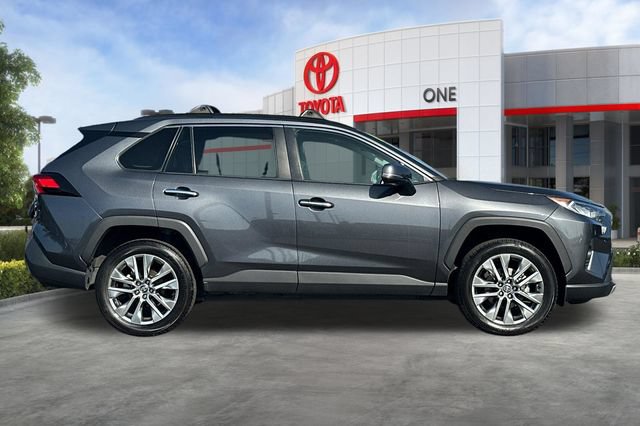 Certified 2020 Toyota RAV4 Limited FWD image 3
