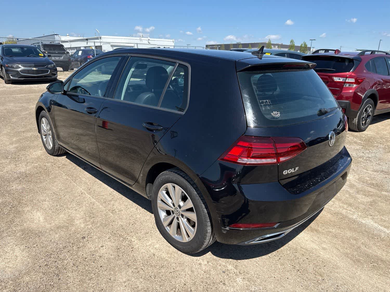 Used 2021 Volkswagen Golf 4-Door FWD image 2