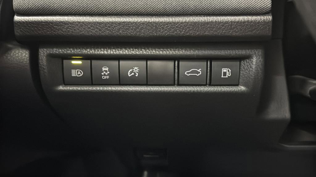 Used 2025 Toyota Camry LE image 33