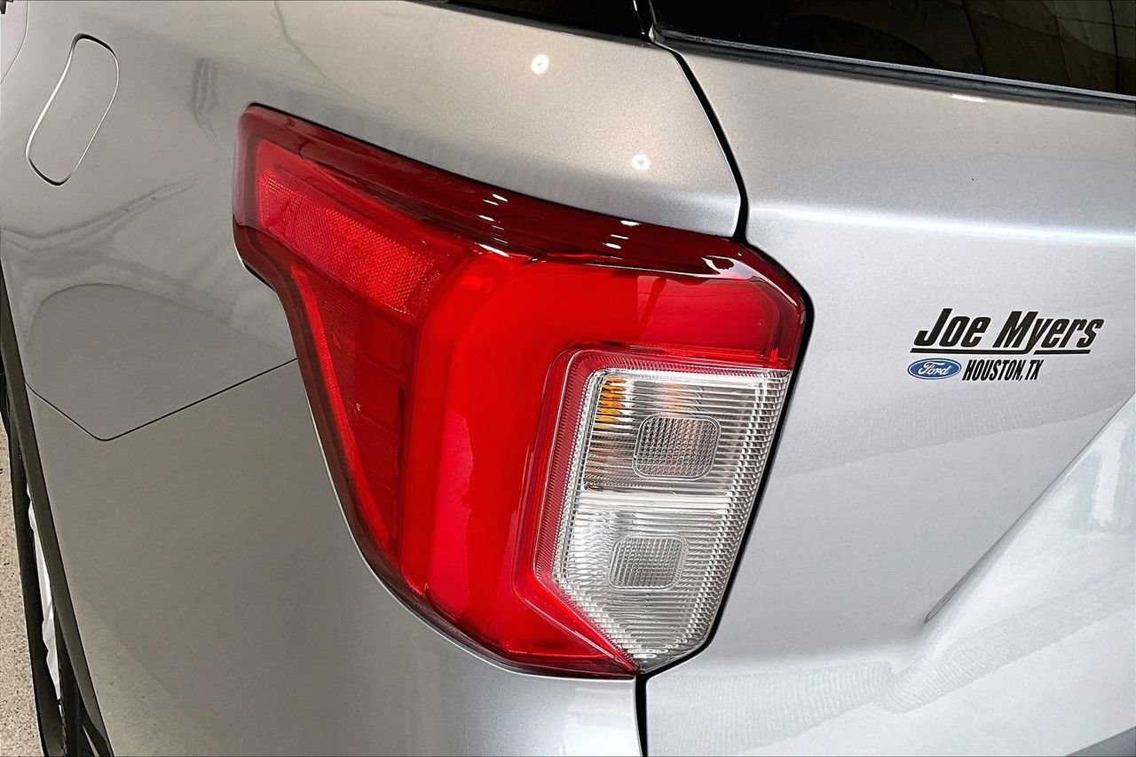 Certified 2023 Ford Explorer XLT RWD image 29