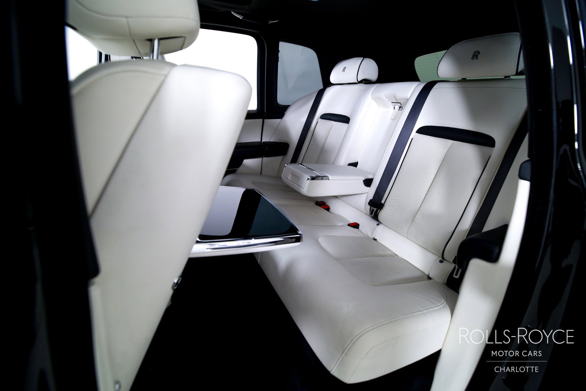 Used 2022 Rolls-Royce Cullinan image 18