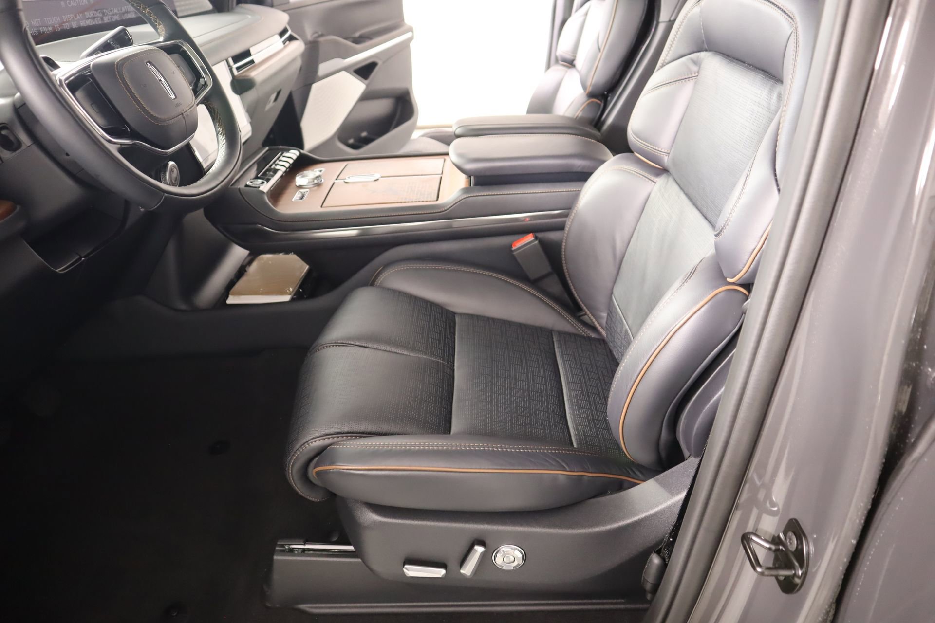 New 2026 Lincoln Navigator Black Label image 12