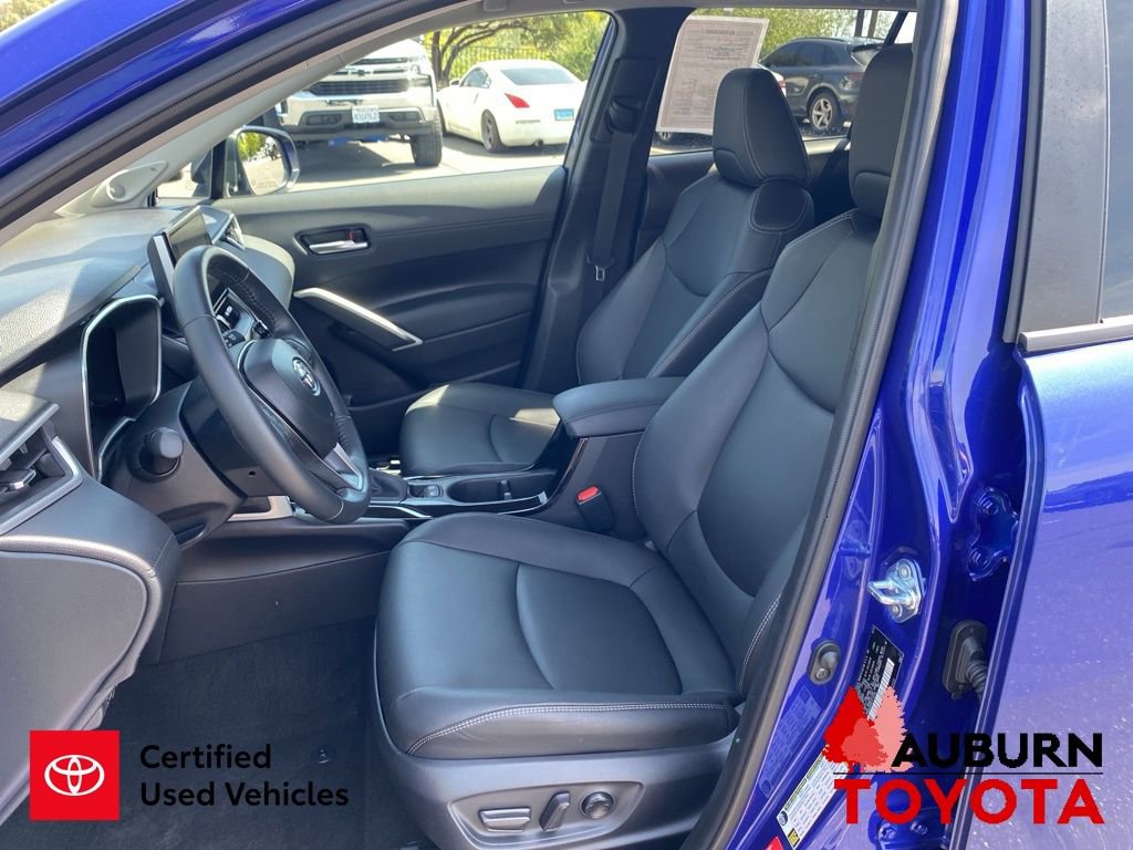 Certified 2025 Toyota Corolla Cross XLE w/ Convenience Package FWD image 32