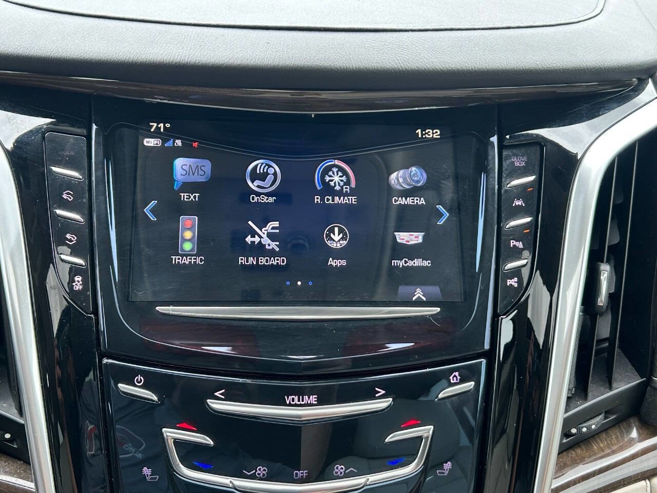 Used 2020 Cadillac Escalade Premium Luxury image 27