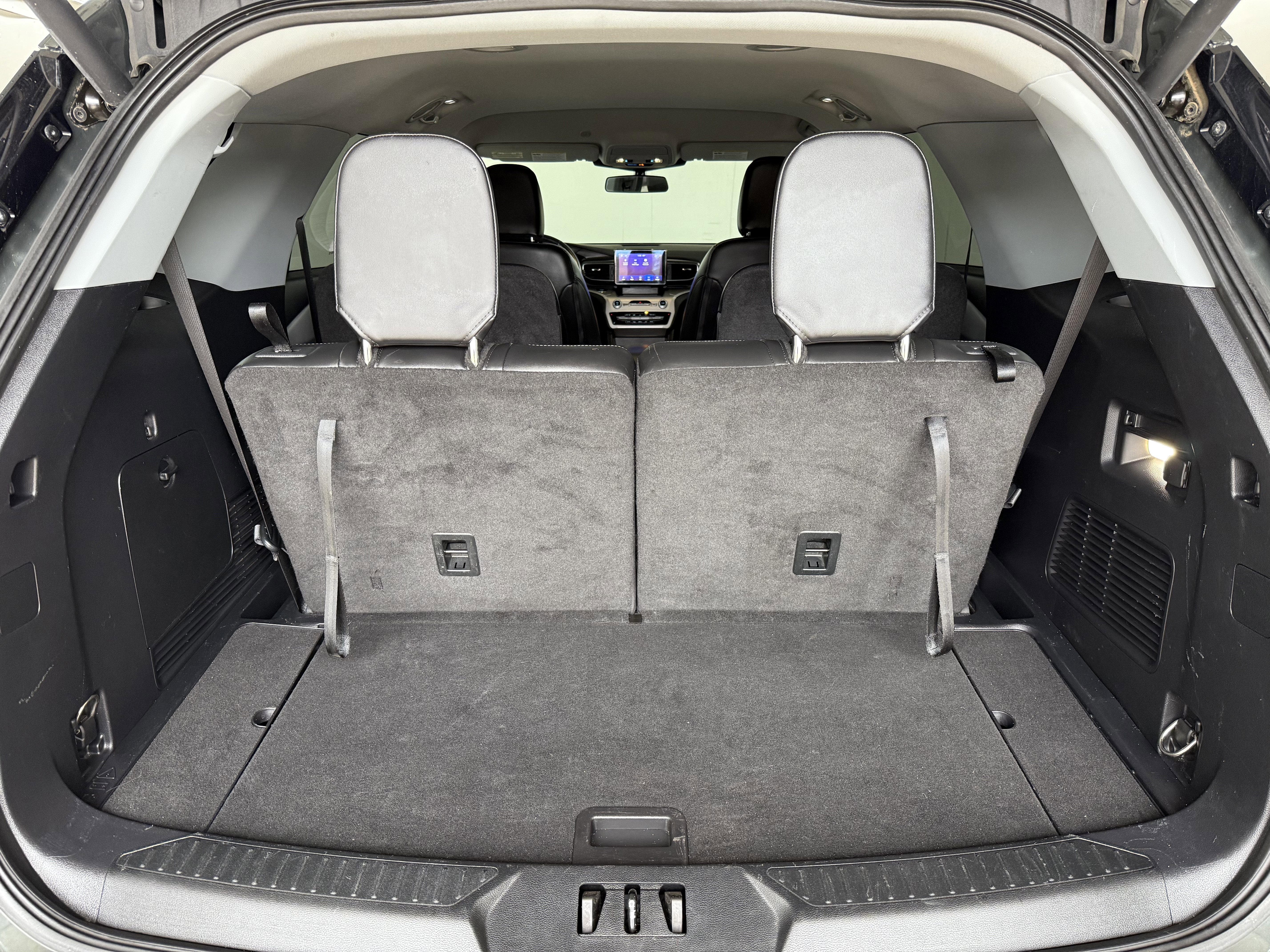 Used 2022 Ford Explorer XLT w/ Equipment Group 202A image 44