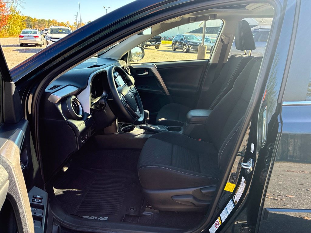 Used 2018 Toyota RAV4 XLE w/ Plus Extra Value Package AWD/4WD image 10