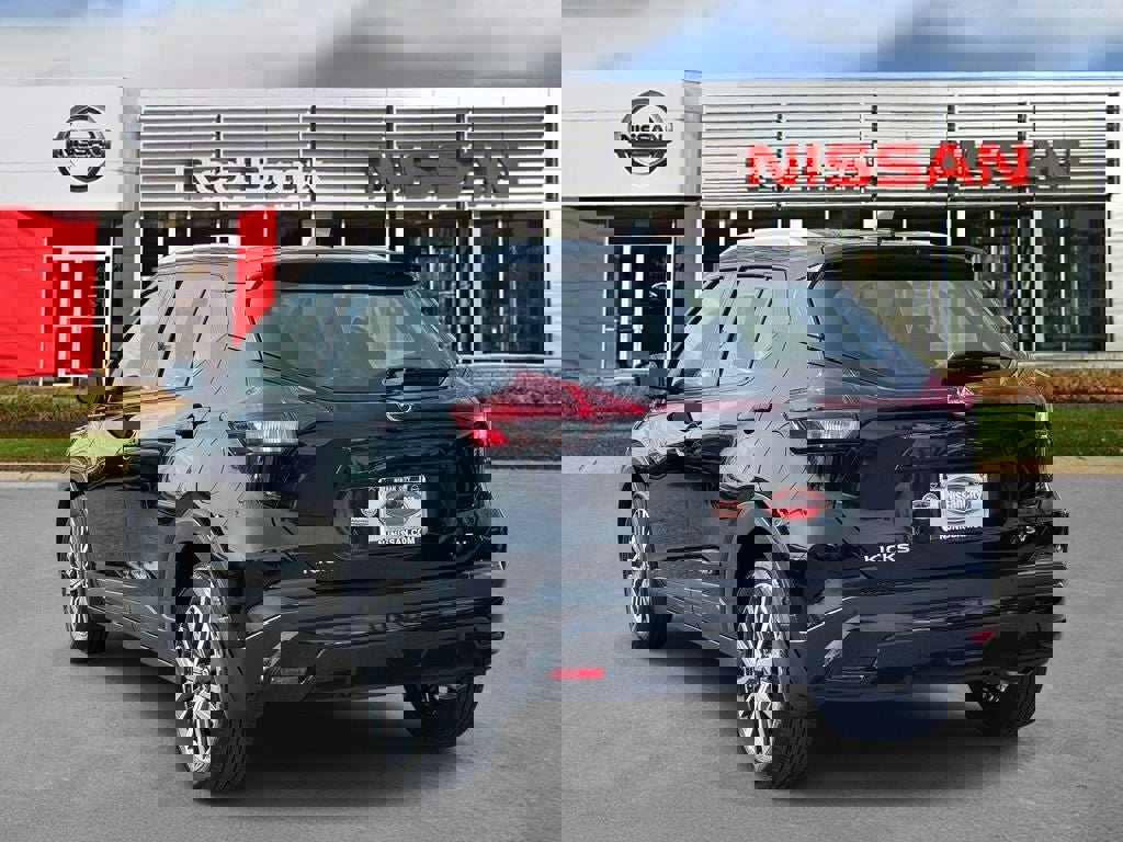 Certified 2024 Nissan Kicks SV image 4