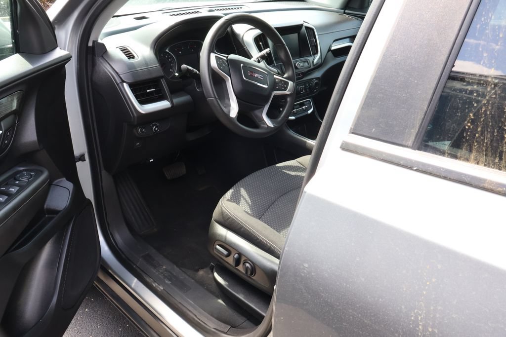 Used 2023 GMC Terrain SLE w/ Driver Convenience Package AWD/4WD image 9