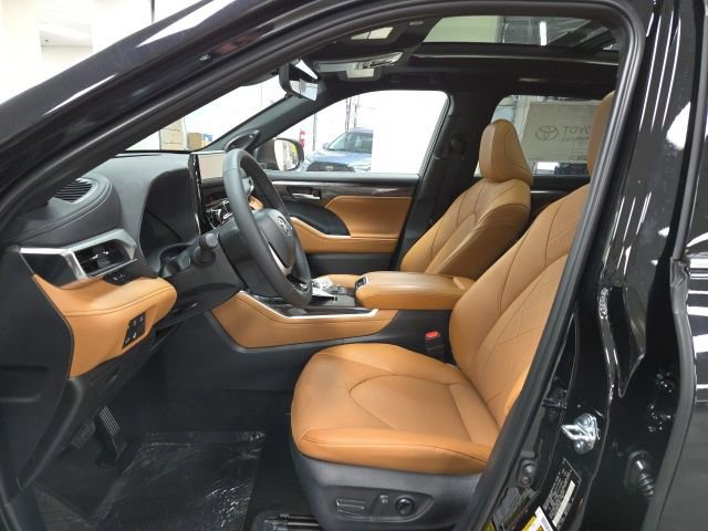 New 2026 Toyota Highlander Platinum image 20