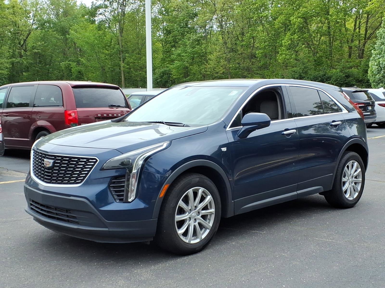 Used 2019 Cadillac XT4 Luxury FWD image 3