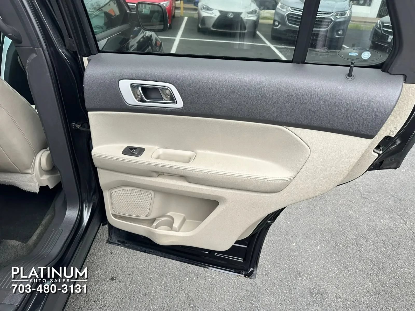 Used 2014 Ford Explorer XLT w/ Equipment Group 202A AWD/4WD image 20