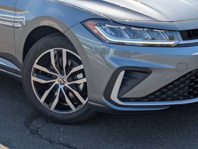 New 2025 Volkswagen Jetta SE image 2