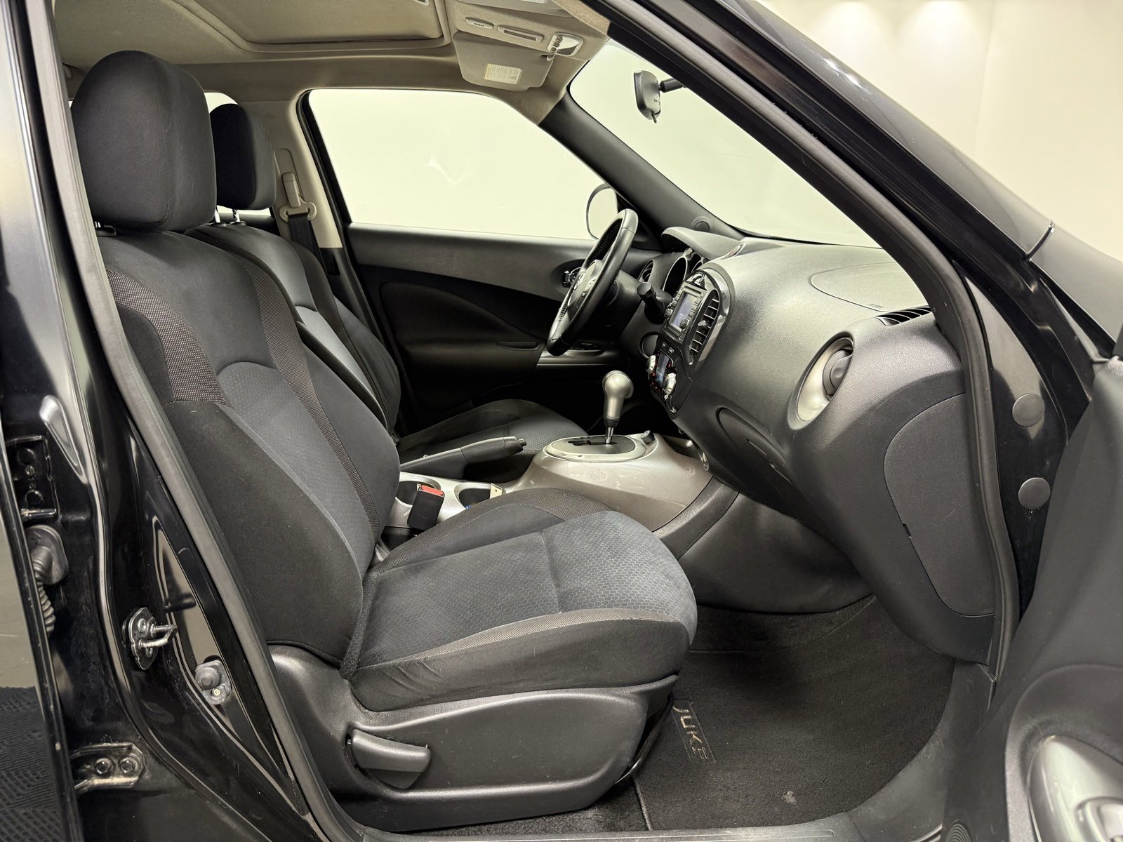 Used 2011 Nissan Juke SV w/ Interior Illumination Pkg image 22