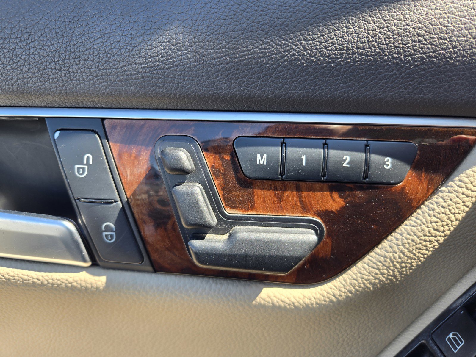 Used 2013 Mercedes-Benz C 300 4MATIC Sedan image 25