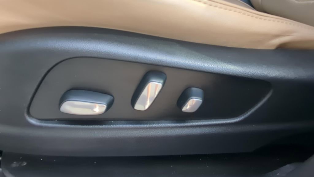 Used 2019 Cadillac XT5 Platinum image 26