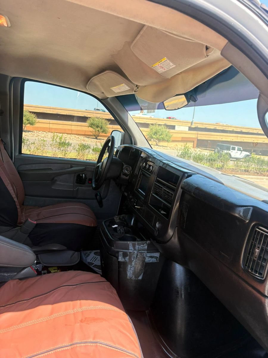Used 2012 Chevrolet Express 2500 Extended RWD image 14