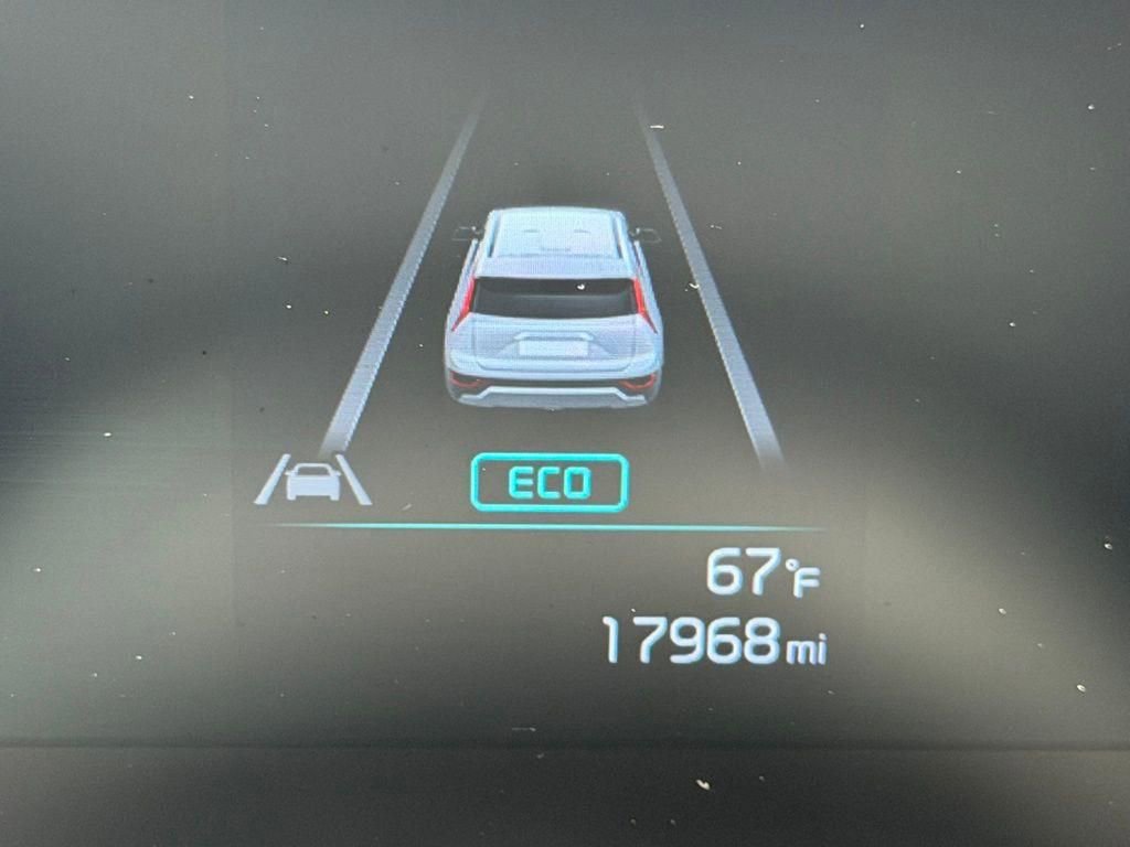 Used 2025 Kia Niro LX FWD image 17