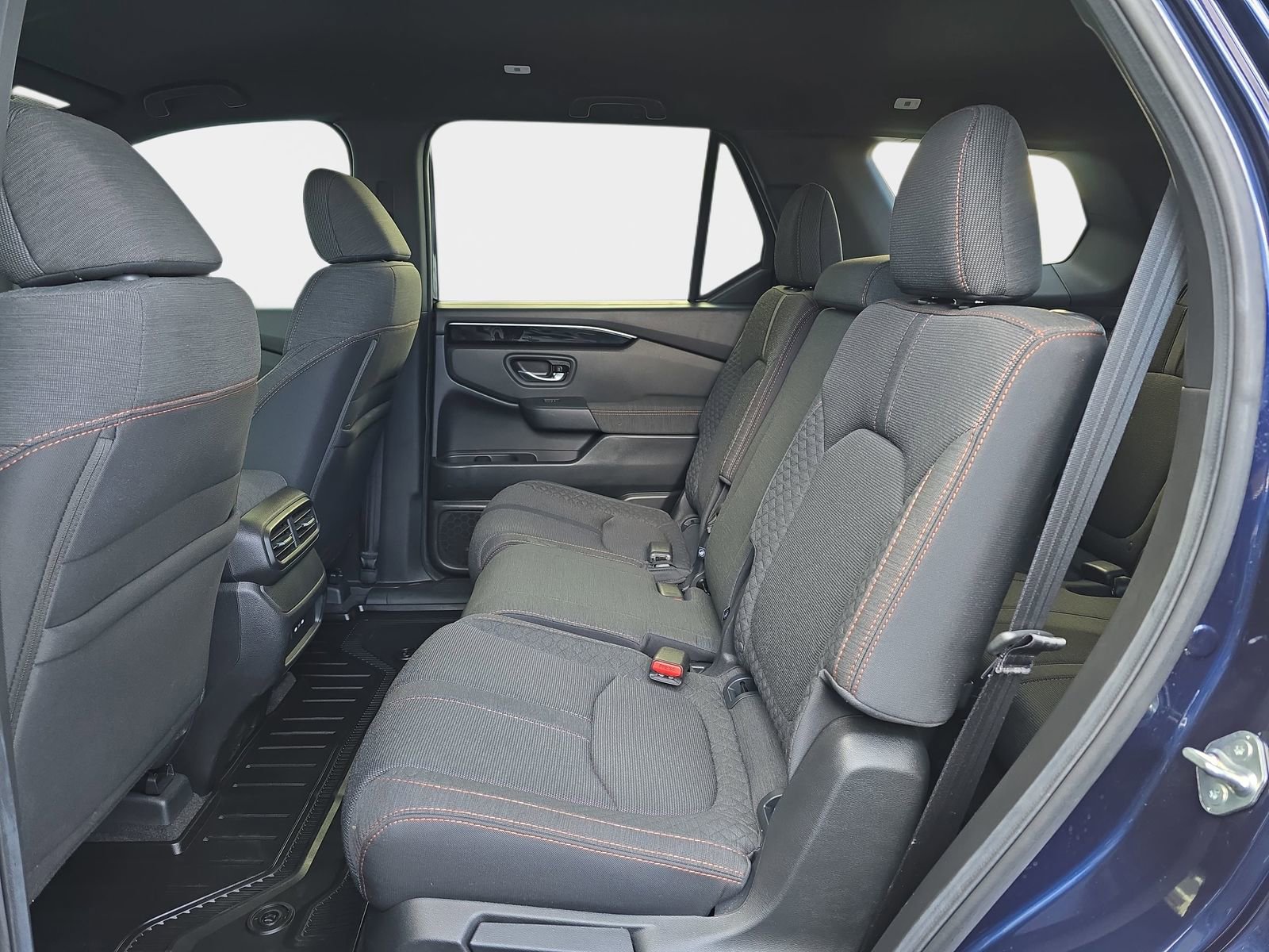 Certified 2025 Honda Pilot Sport image 15