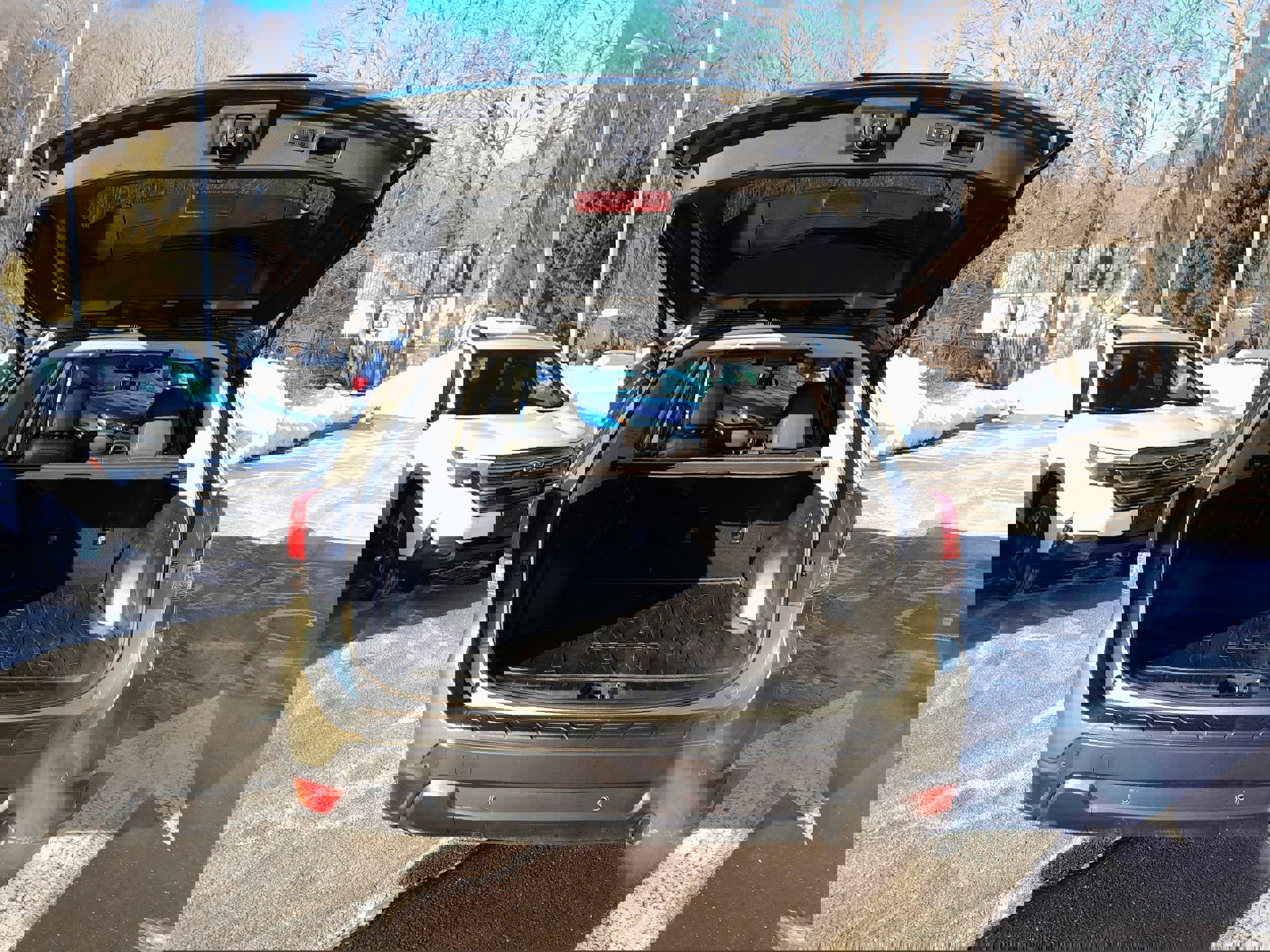 Used 2024 Subaru Forester Limited image 32