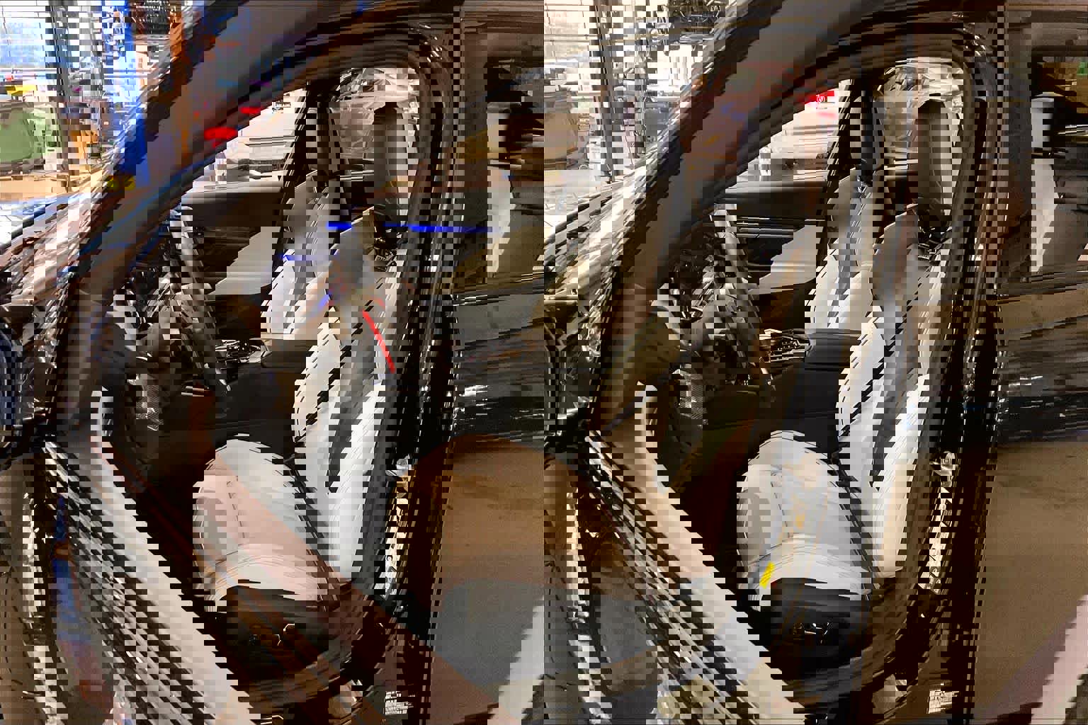 Used 2026 BMW M5 w/ Carbon Package image 7