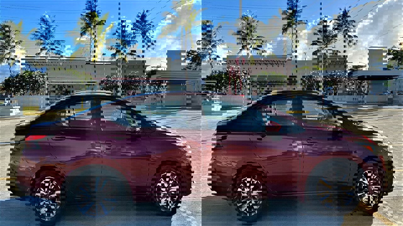 Used 2020 Nissan Versa SV image 7