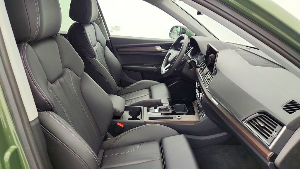 Used 2024 Audi Q5 2.0T Premium w/ Convenience Package image 24