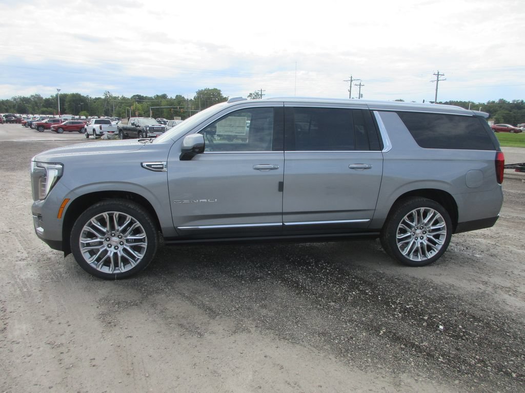 New 2026 GMC Yukon XL Denali w/ Denali Reserve Package AWD/4WD image 7