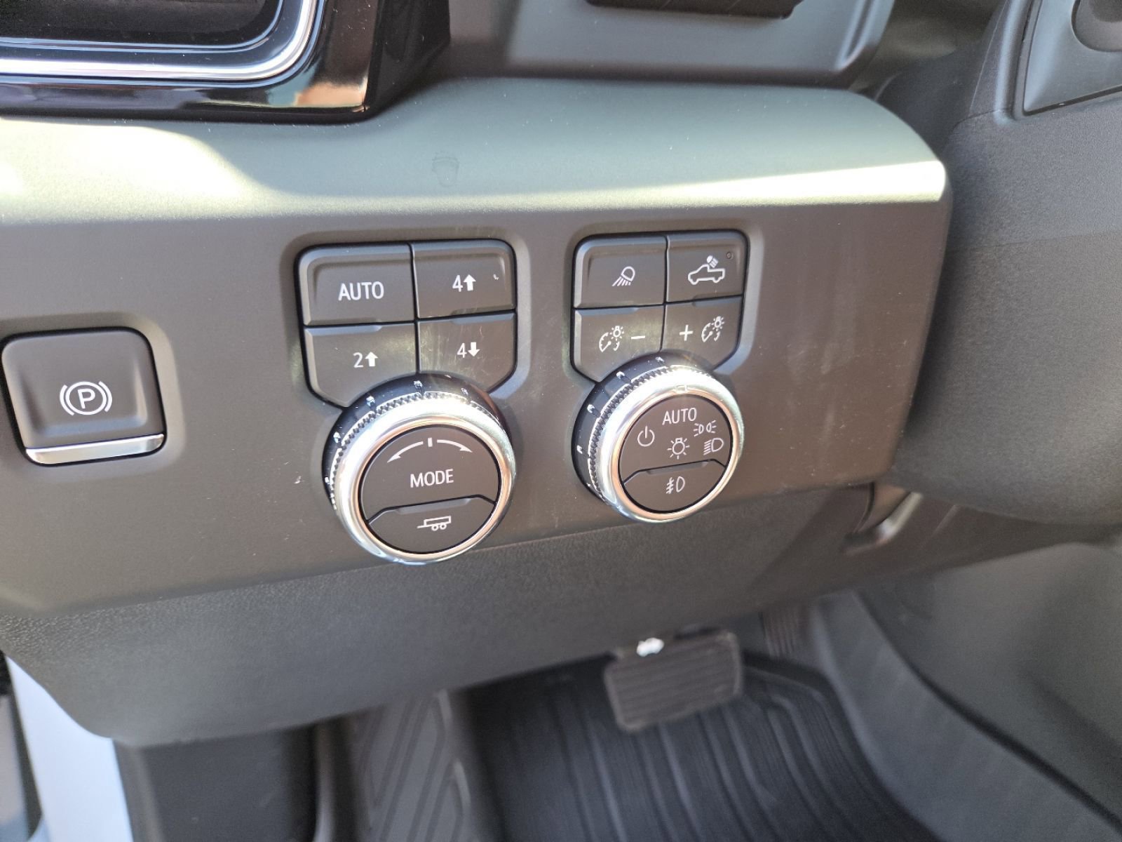 New 2026 GMC Sierra 2500 Denali Ultimate AWD/4WD image 6