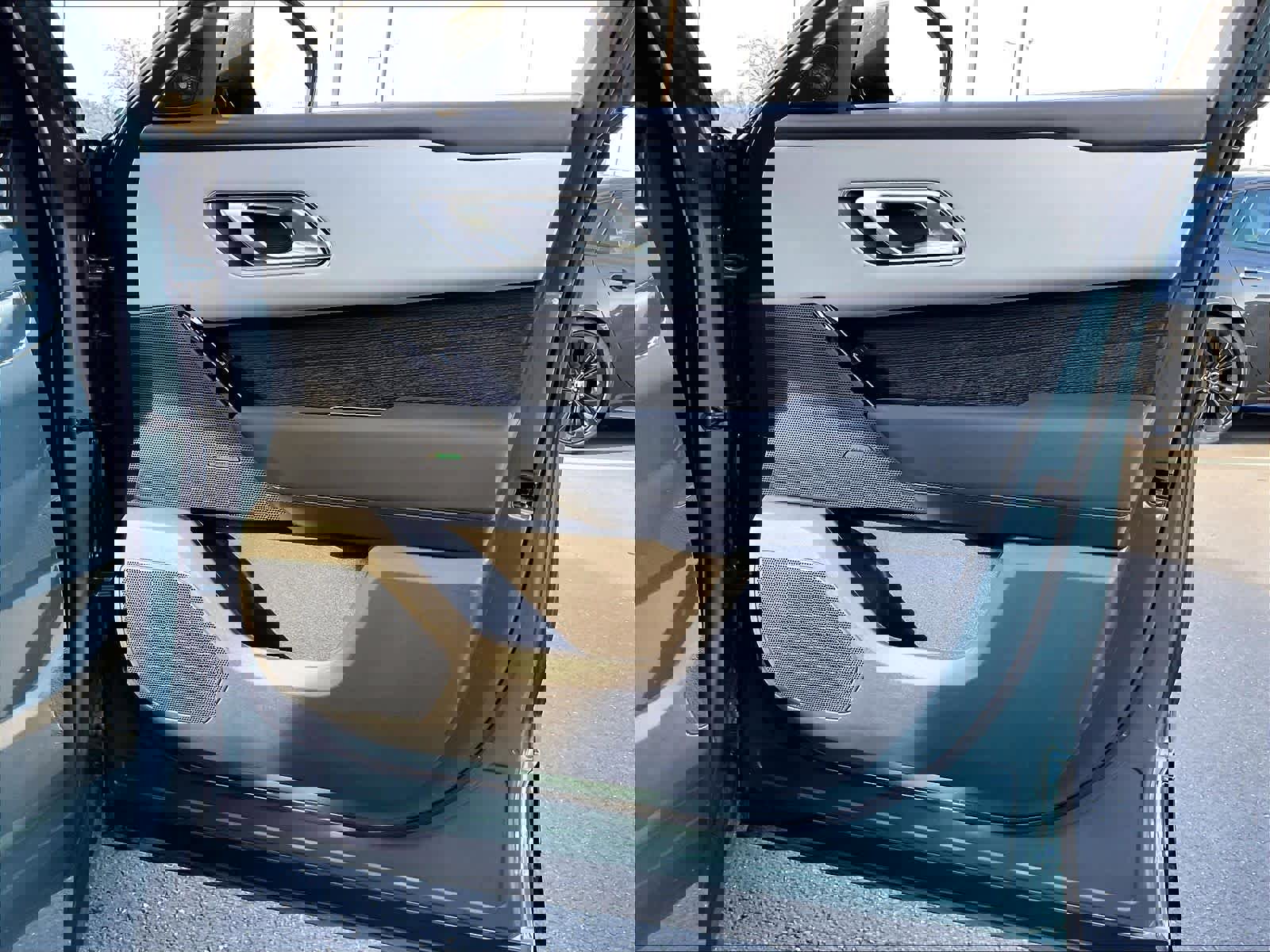 New 2026 Land Rover Range Rover Velar Dynamic SE image 30