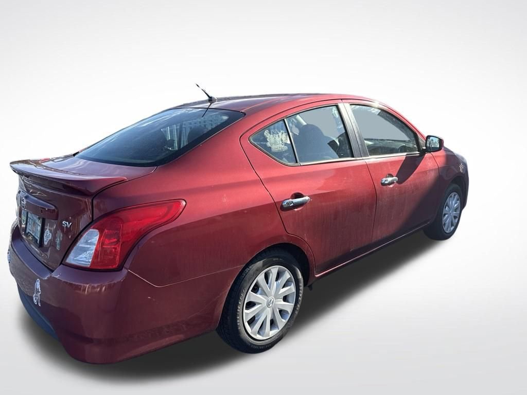 Used 2019 Nissan Versa SV FWD image 2