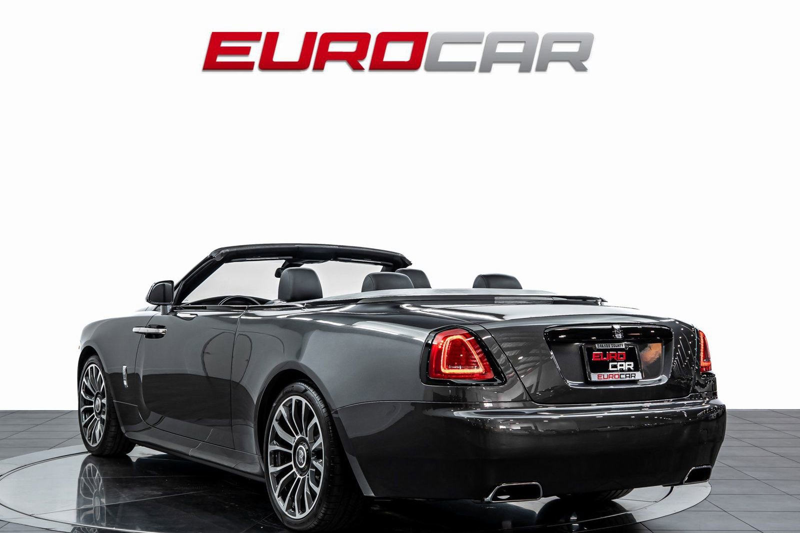 Used 2019 Rolls-Royce Dawn image 4