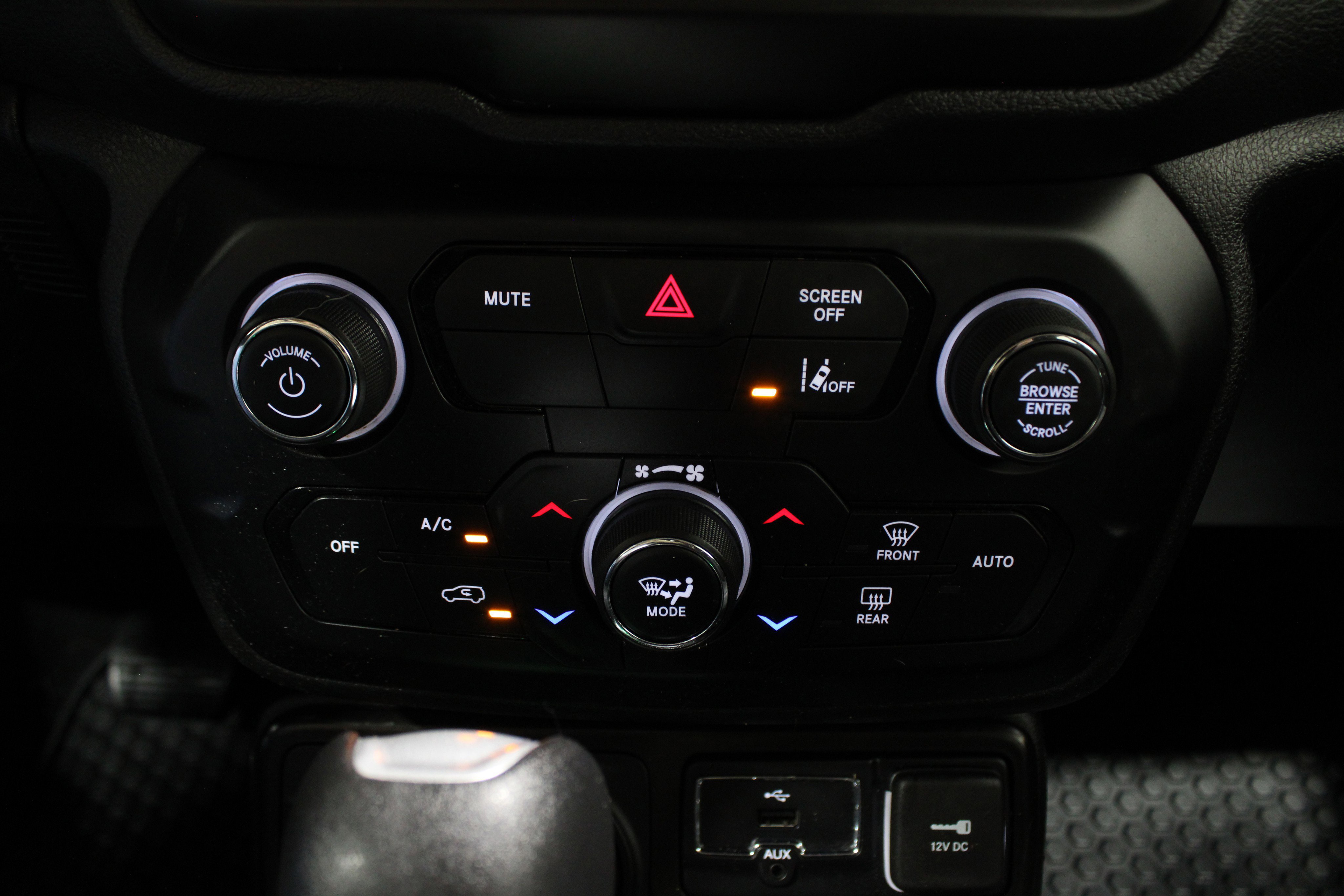 Used 2023 Jeep Renegade Latitude w/ Premium Group image 22